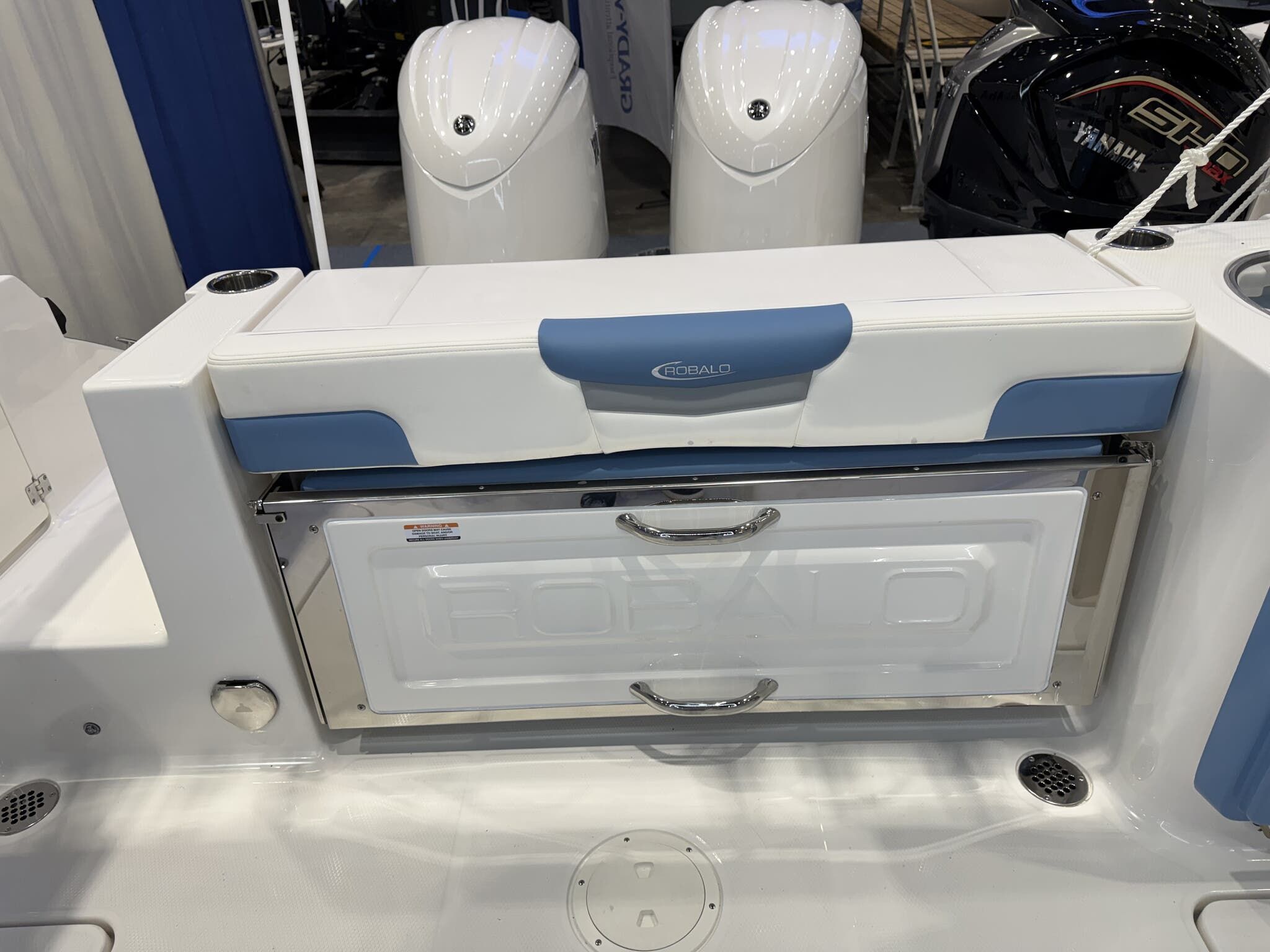 2026 Robalo Dual Console R 257 - 8