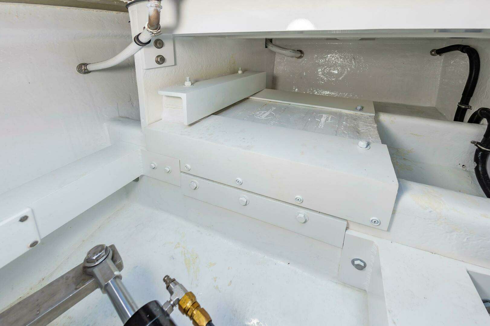 2024 Custom Chesapeake Bay Built Custom 33' - Image 31