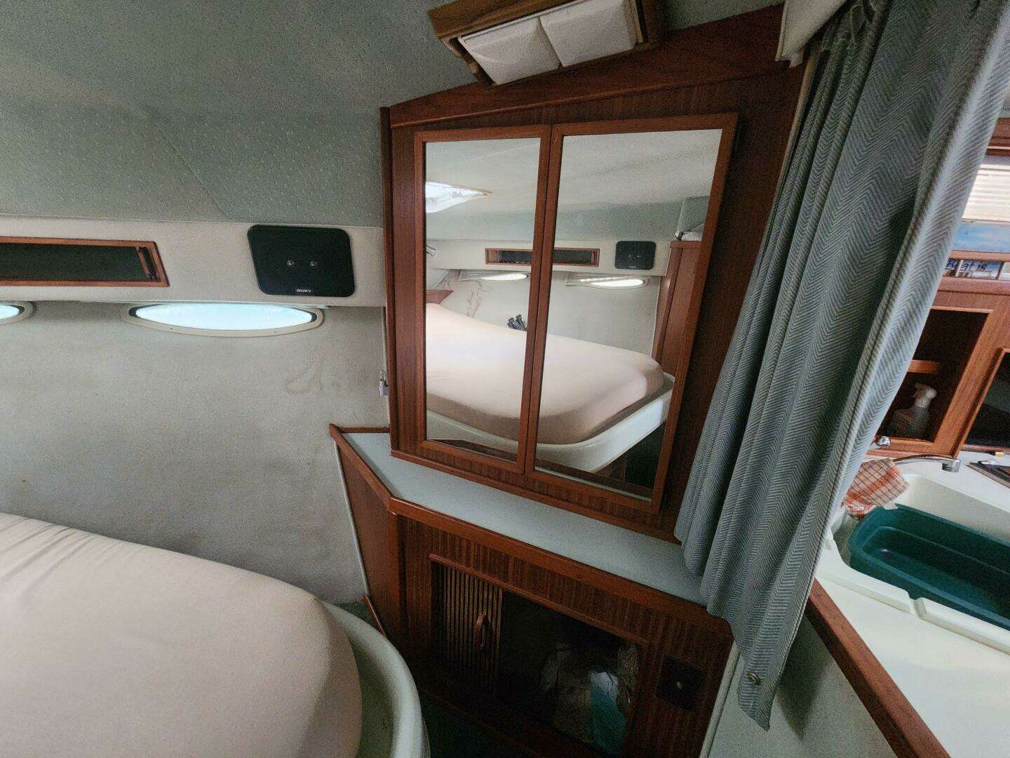 1987 Sea Ray — - Image 19