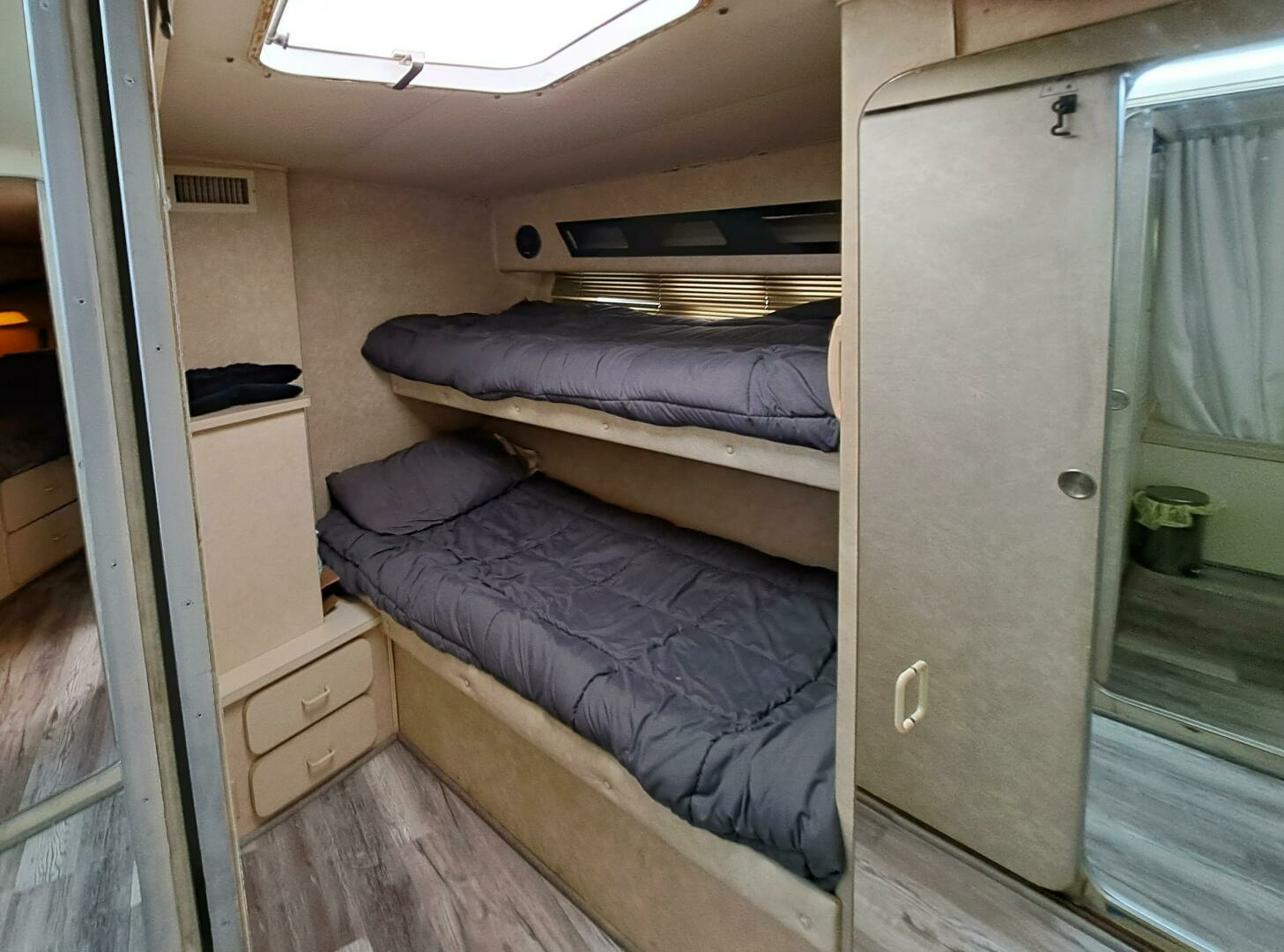 1984 Infiniti Express - Image 18