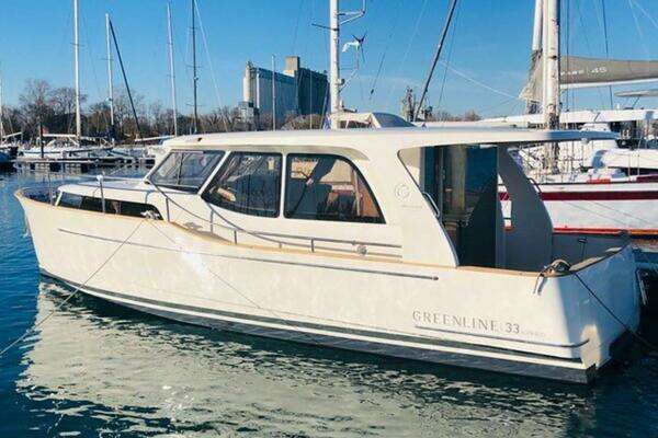 2019 Greenline 33 HYBRID