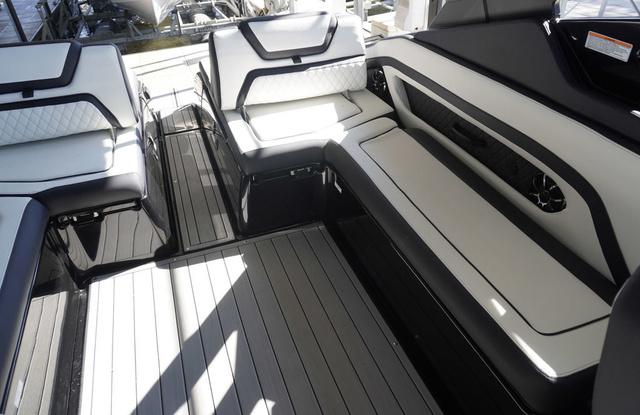 2025 Yamaha Boats 275SD - 12