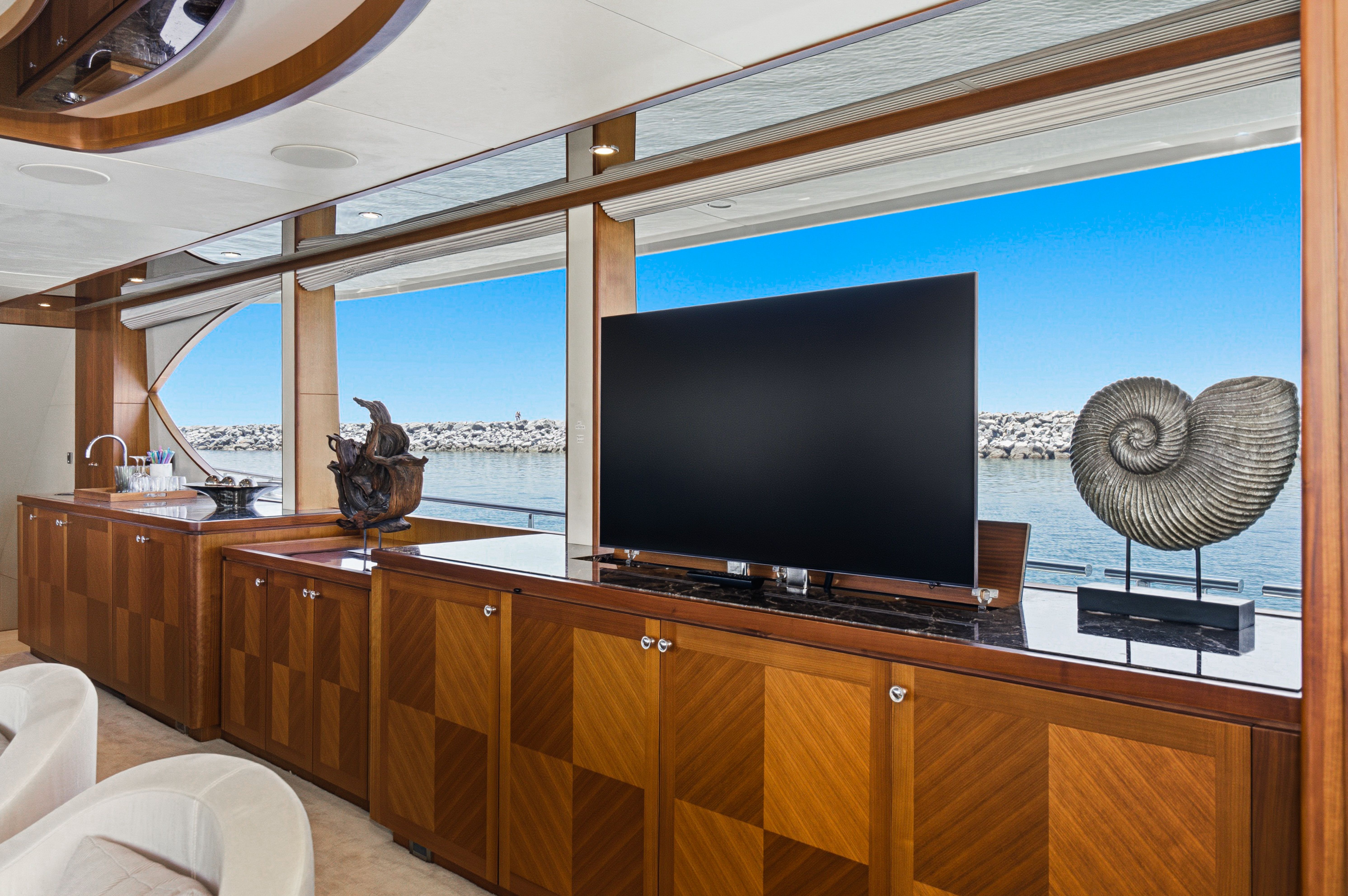 2015 Ocean Alexander 90 Skylounge Motoryacht - 42