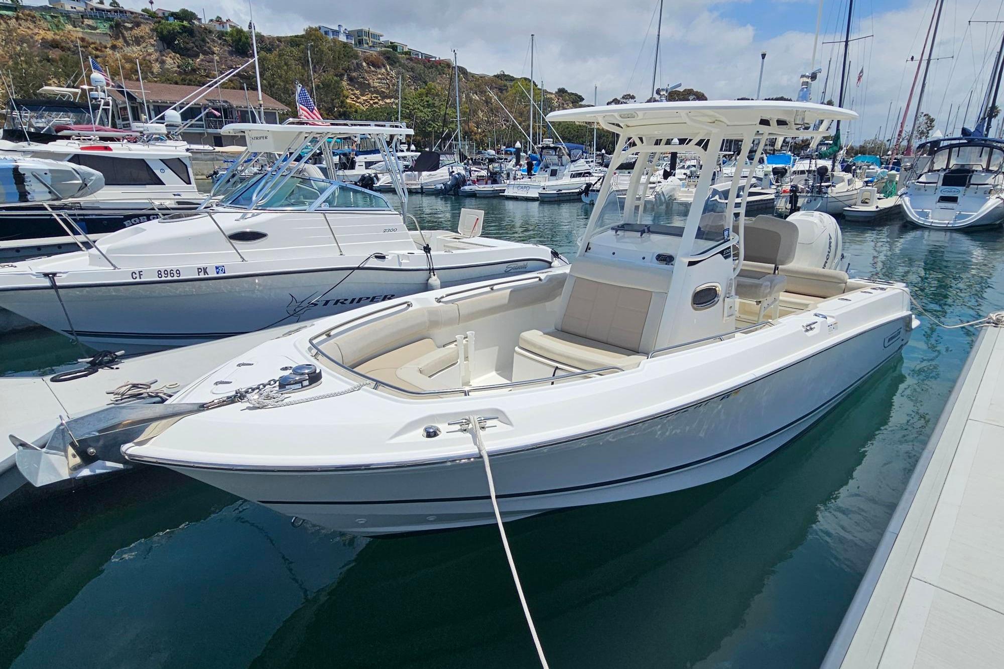 2017 Boston Whaler 230 Outrage