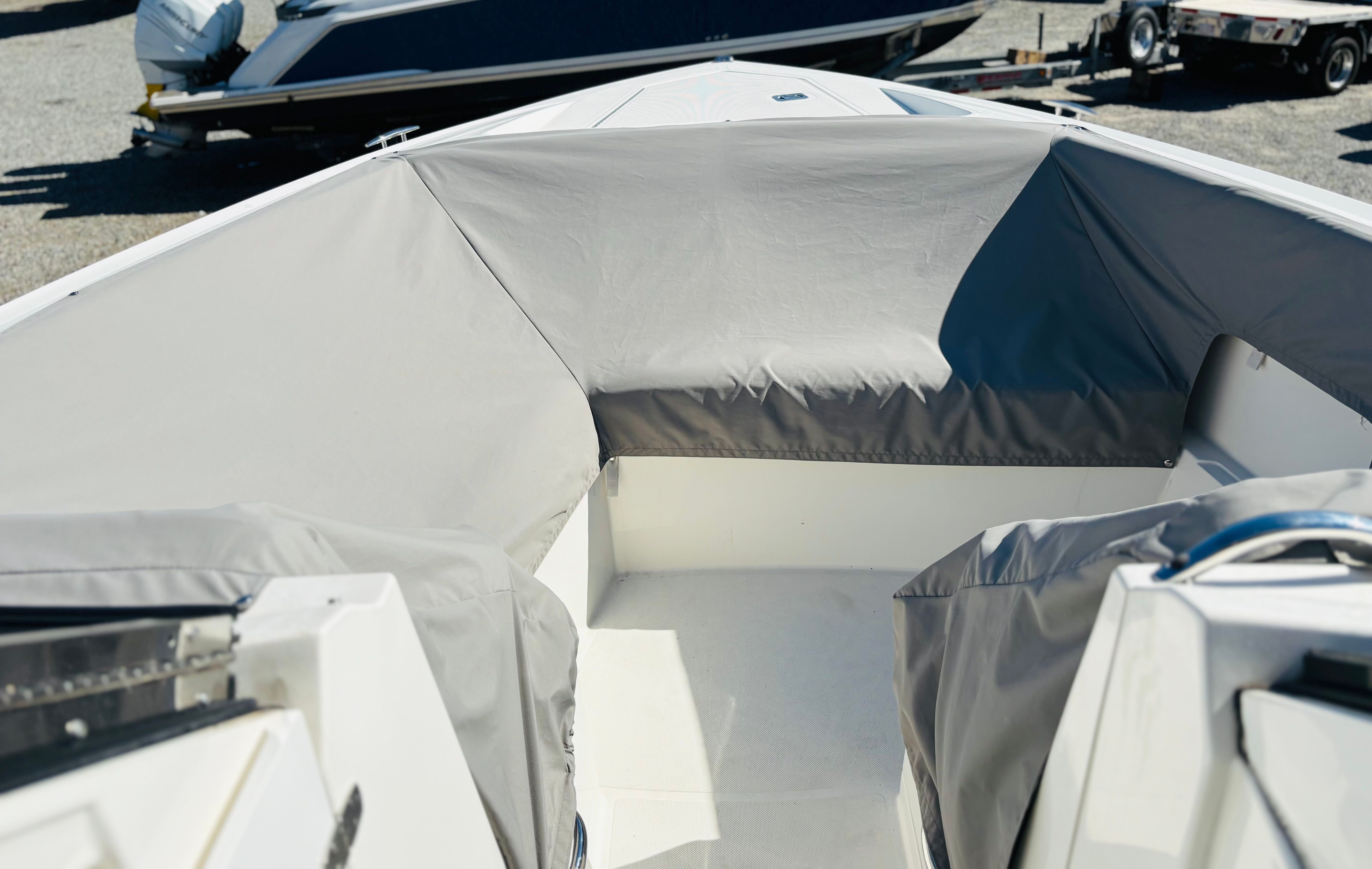2021 TIARA YACHTS 34 LX - Image 24