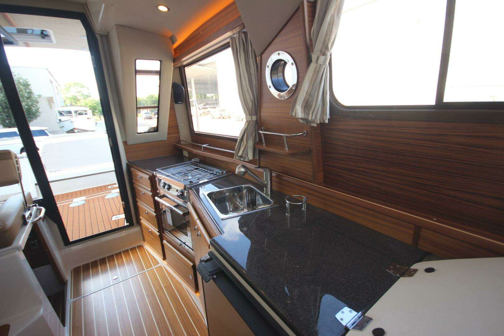 2025 Ranger Tugs R-29 Command Bridge Luxury Edition - Image 32