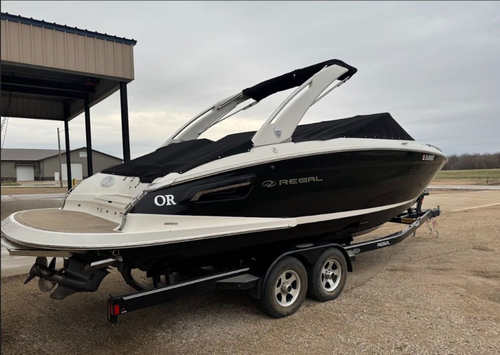 2017 Regal 2800 Bowrider - 3