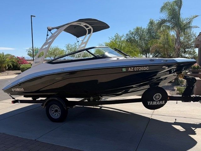 2025 Yamaha Boats 195S - 3