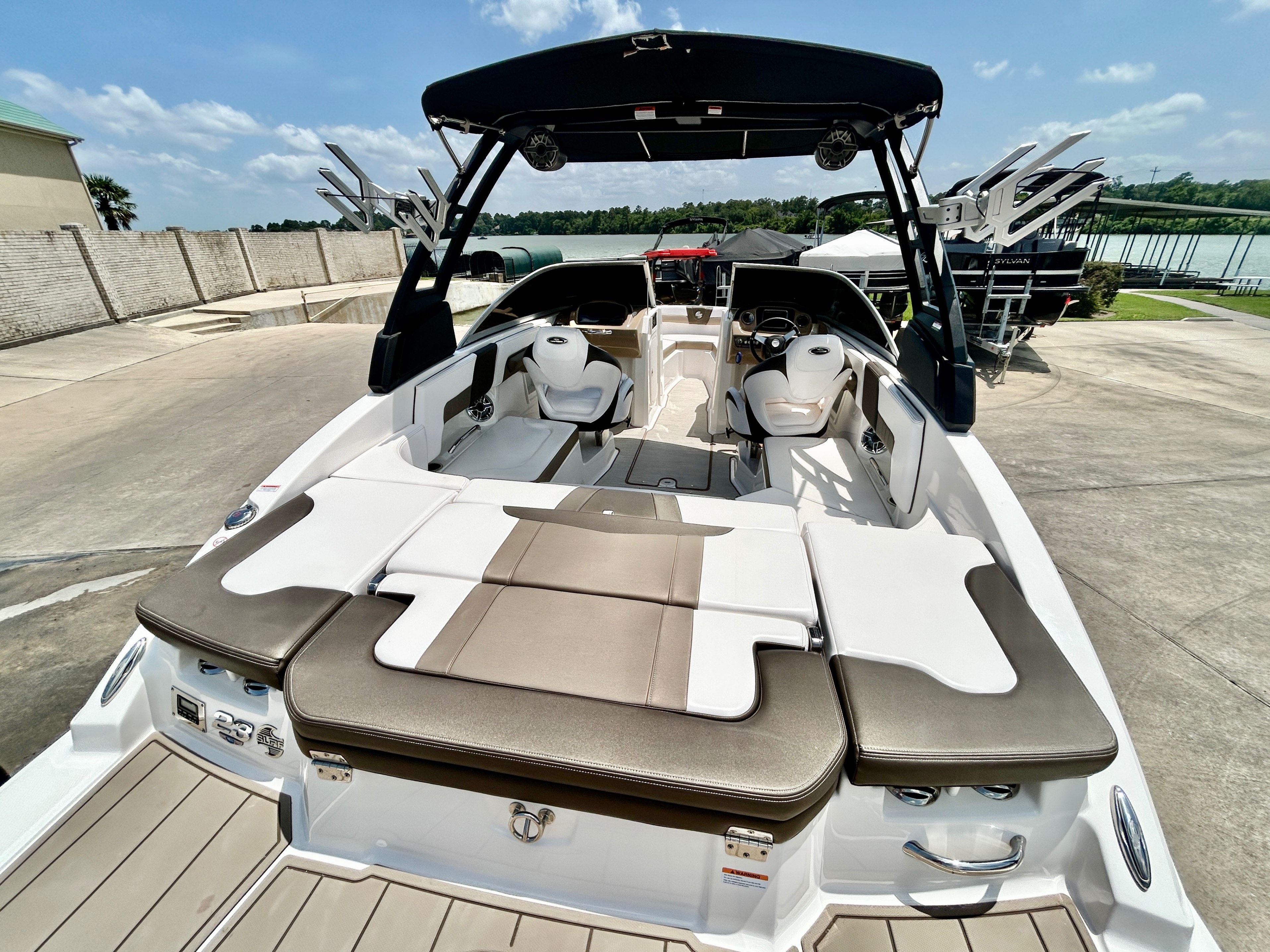2018 Chaparral 23 Surf - 19