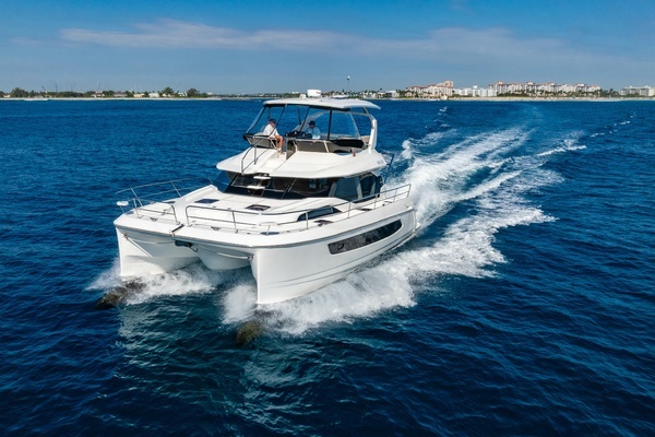 2024 Aquila 44 Yacht