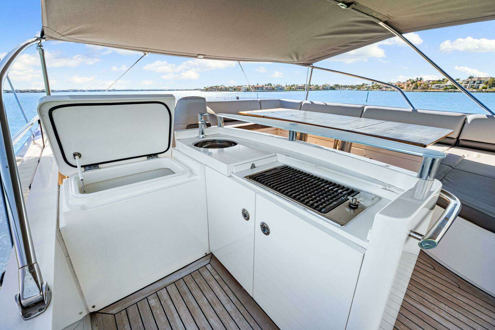2014 Princess Y72 - Image 99