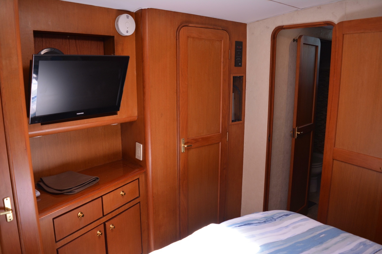 2000 Ocean 56 Super Sport - Image 37