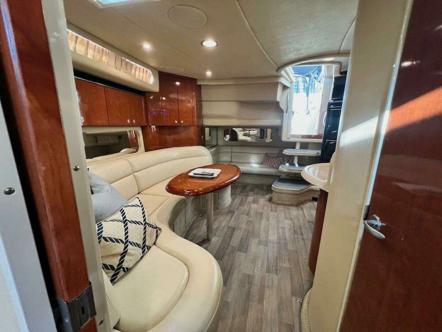 2004 Sea Ray 380 Sundancer - Image 41