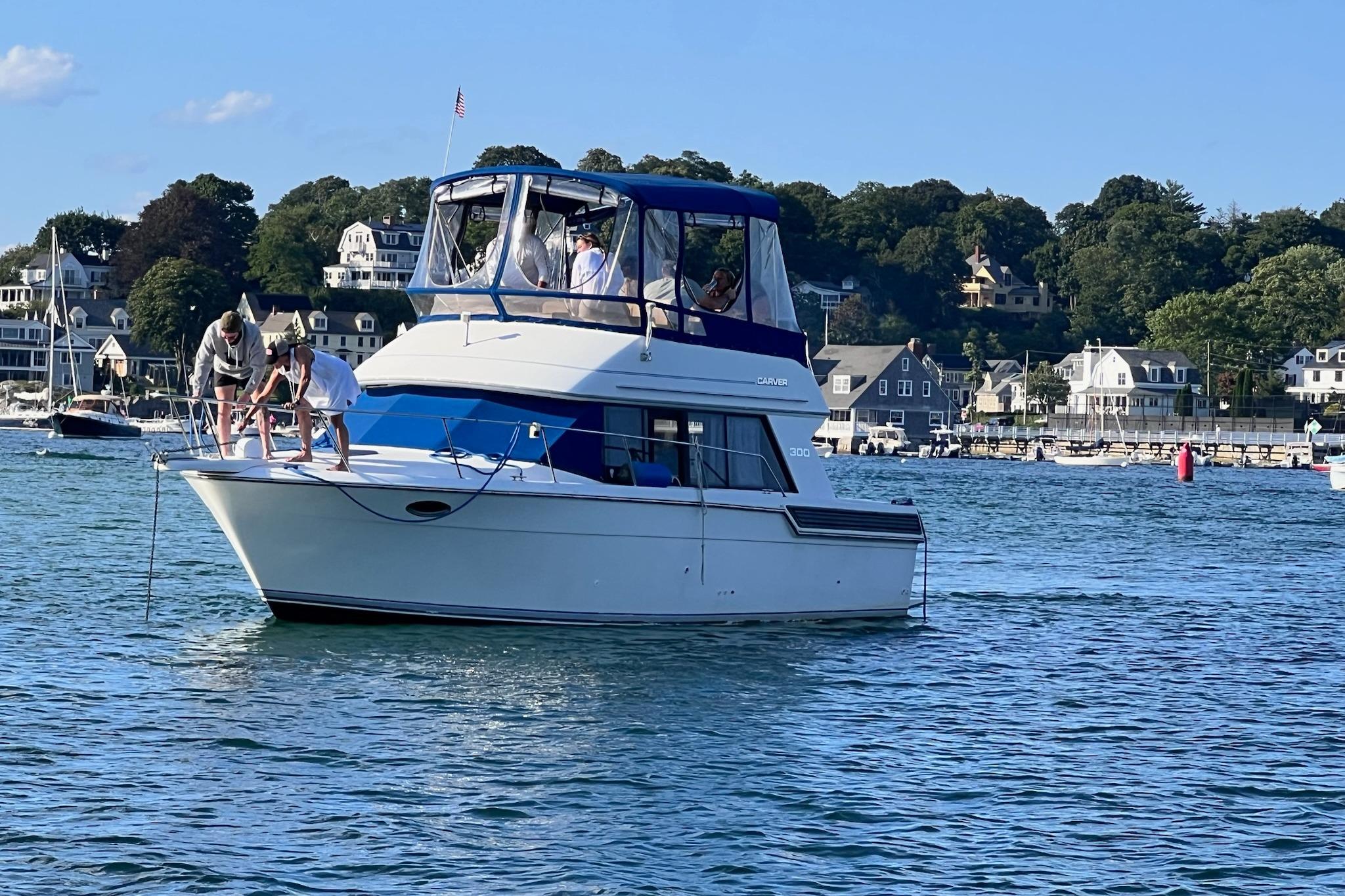 1993 Carver 30 Santego