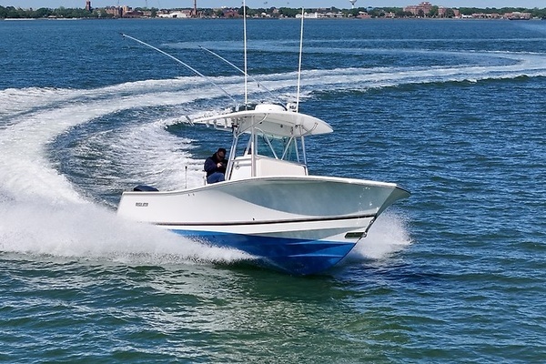 2006 Regulator 29 Forward Seating
