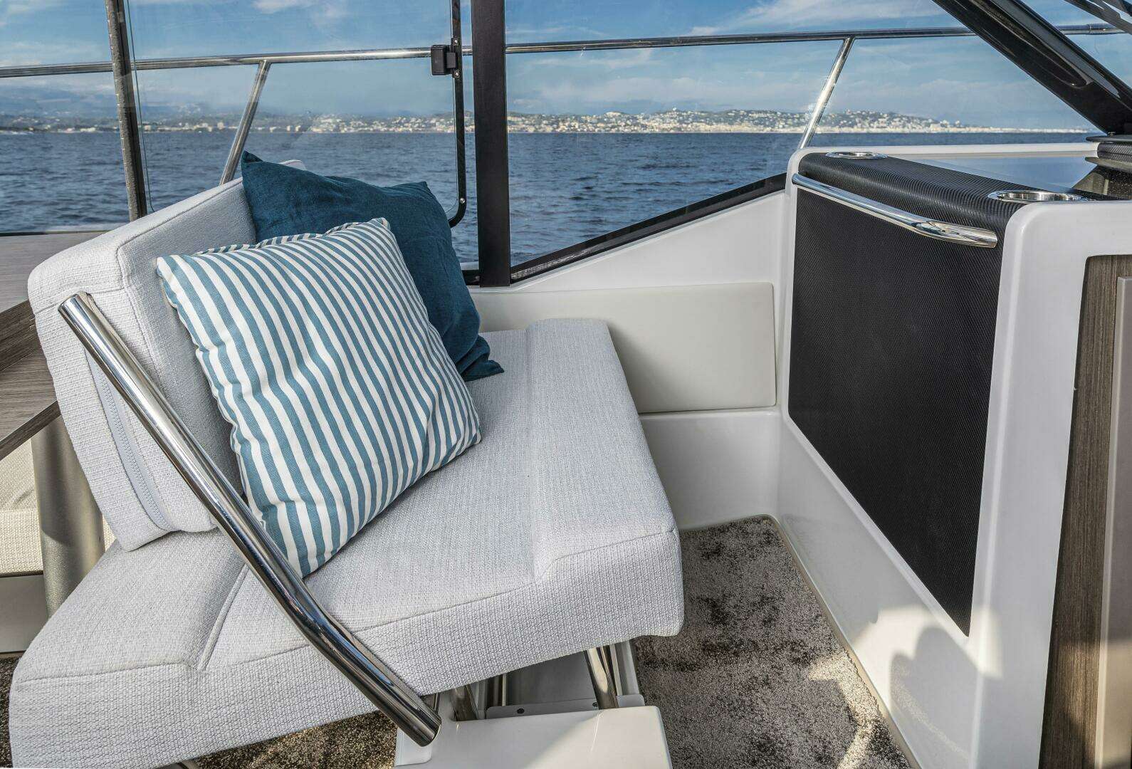 2026 Jeanneau NC 895 Series 2 - Image 3