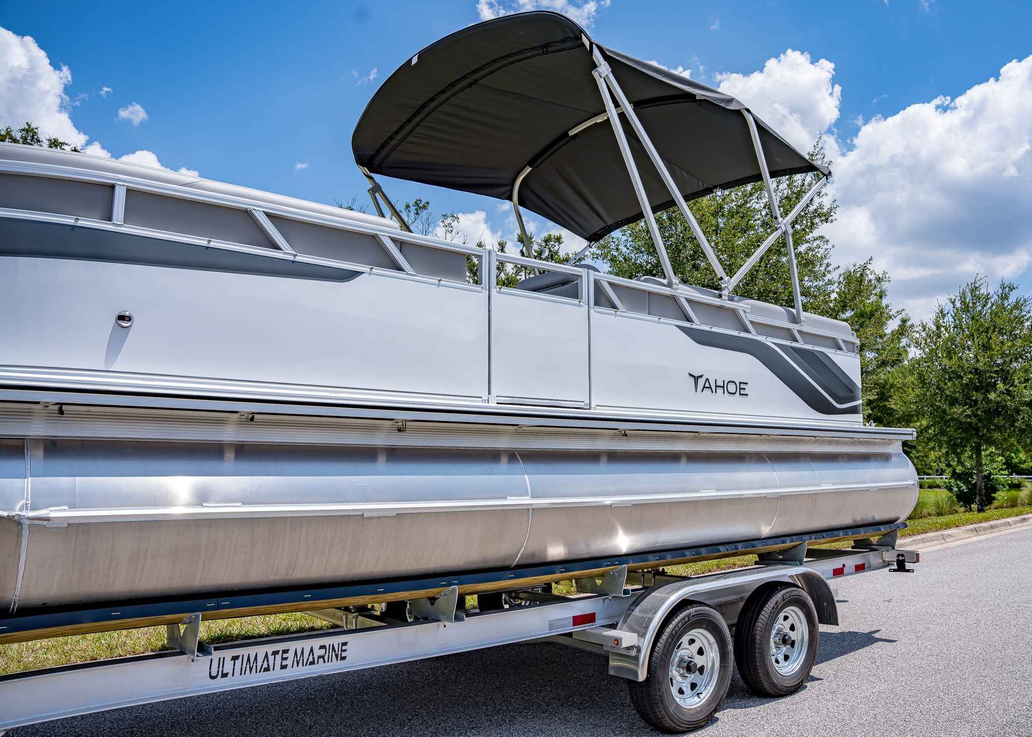 2025 Tahoe Pontoon SLT 23' Quad Lounge - 2