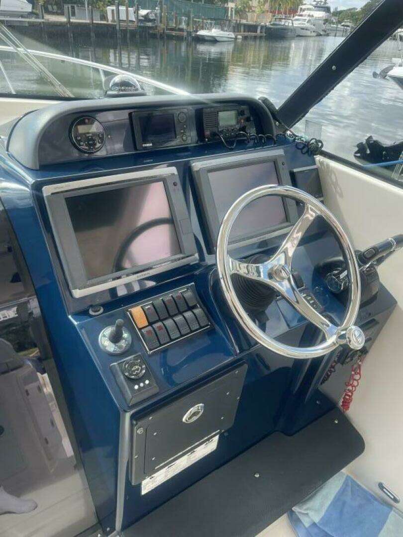 2014 Pursuit OS 315 - Image 25