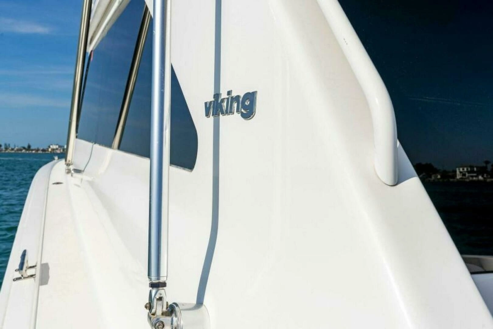 2003 Viking 48 Convertible - Image 13