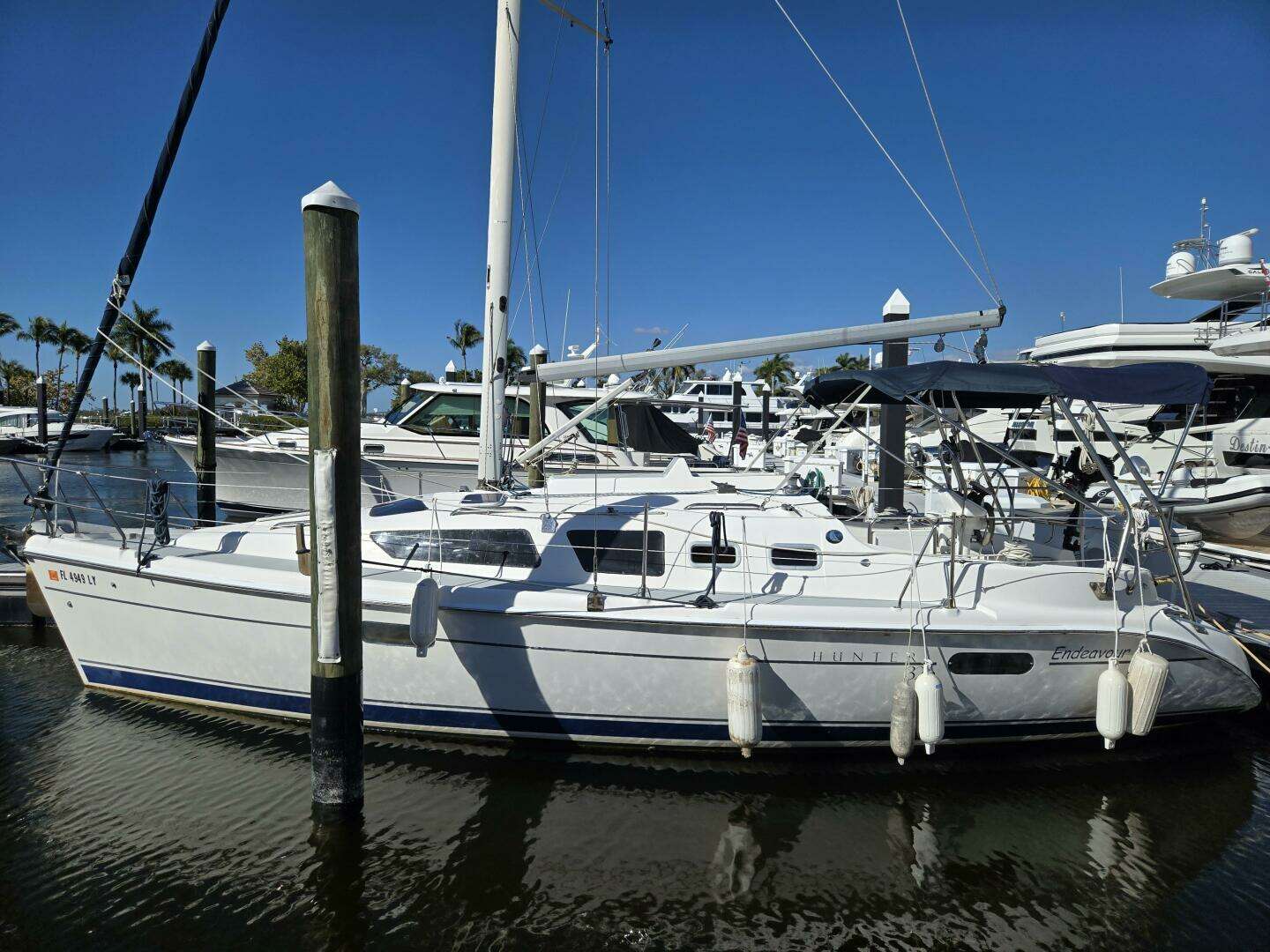 2003 Hunter 326 - Image 6