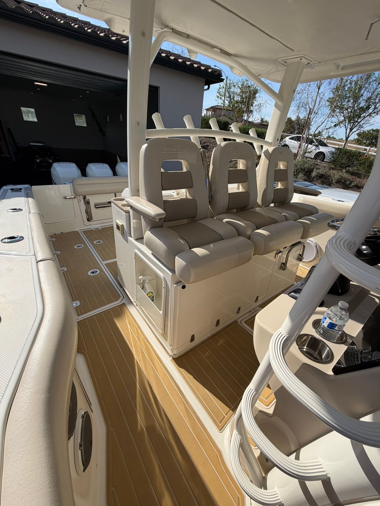2018 Boston Whaler 380 Outrage - 37
