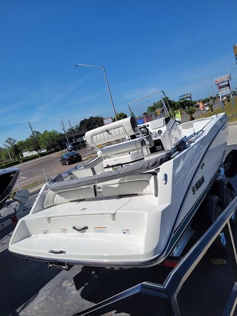 2021 Yamaha Boats 210 FSH Deluxe - 10
