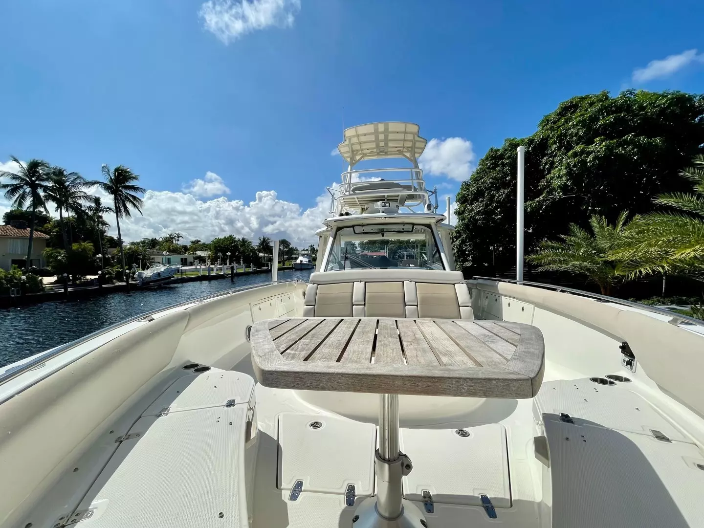 2016 Boston Whaler 420 Outrage - Image 4