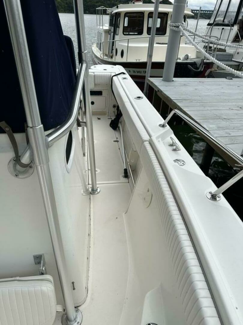2000 Boston Whaler — - Image 11