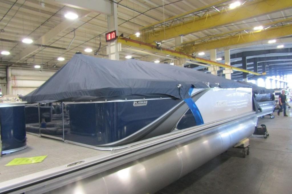 2026 Tahoe Pontoon LTZ Quad Lounger 23