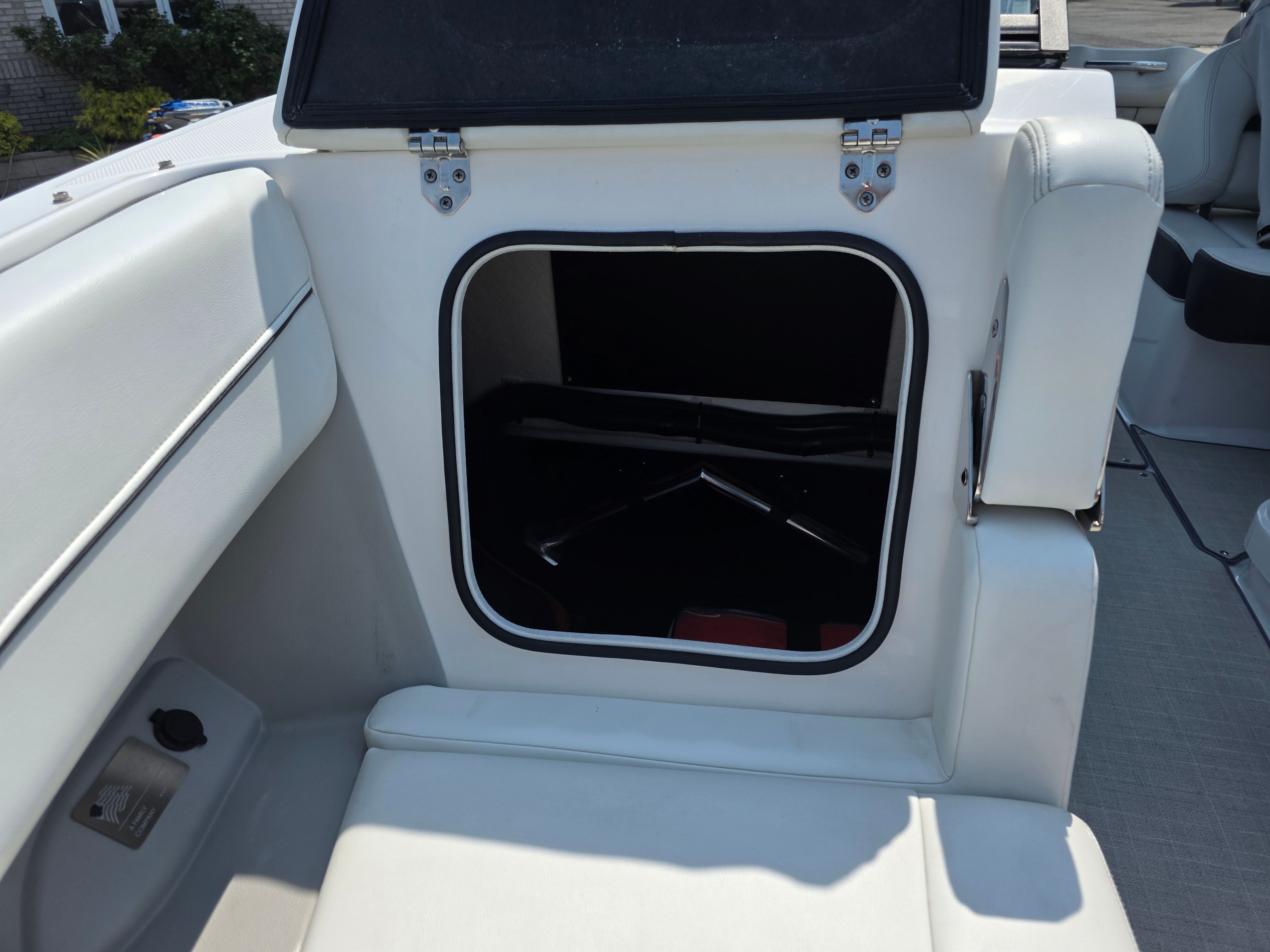 2022 Regal LX6 - 48