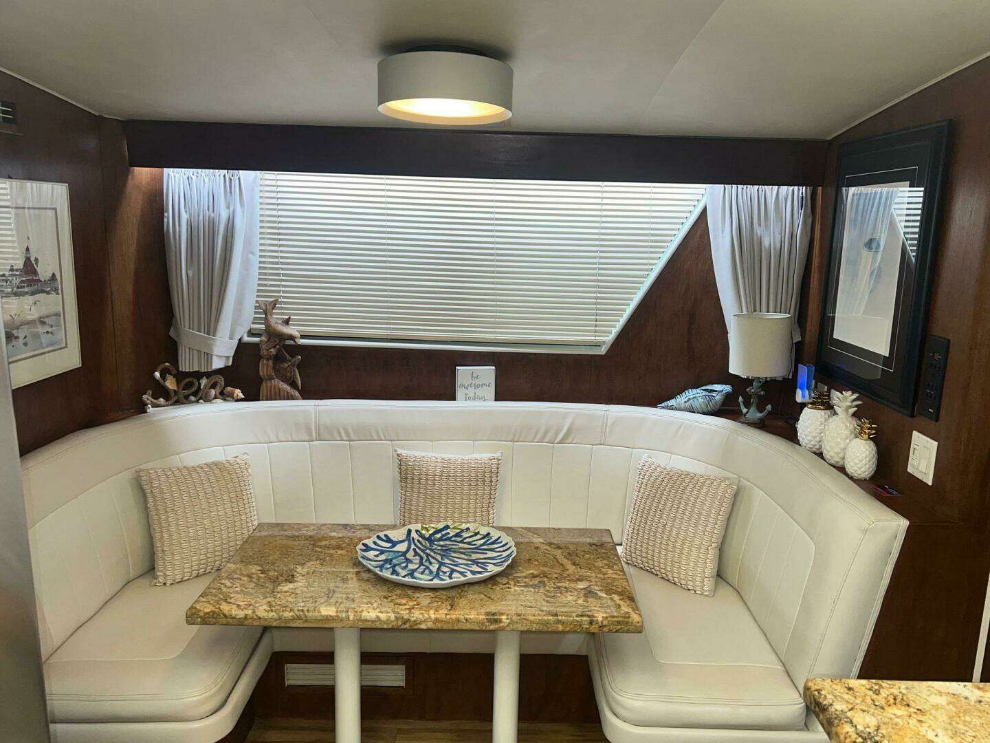 1988 Hatteras Motor Yacht - Image 41