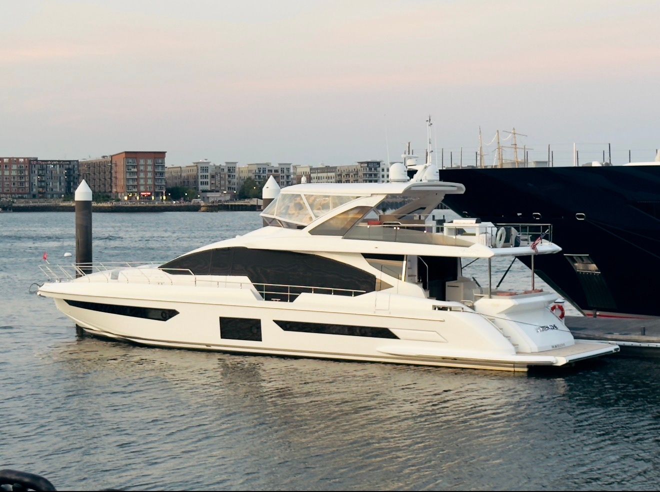 2022 Azimut Grande 25M