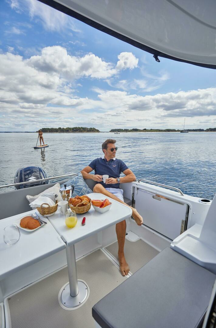 2025 Beneteau Antares 7 - Image 2