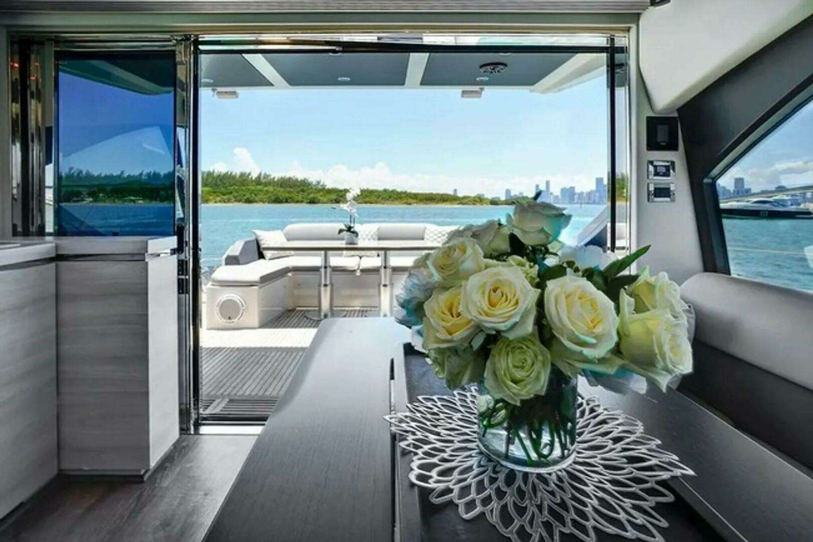 2015 Azimut 55S - Image 11