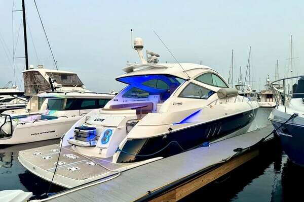 2014 Cruisers Yachts 540 Sport Cruiser
