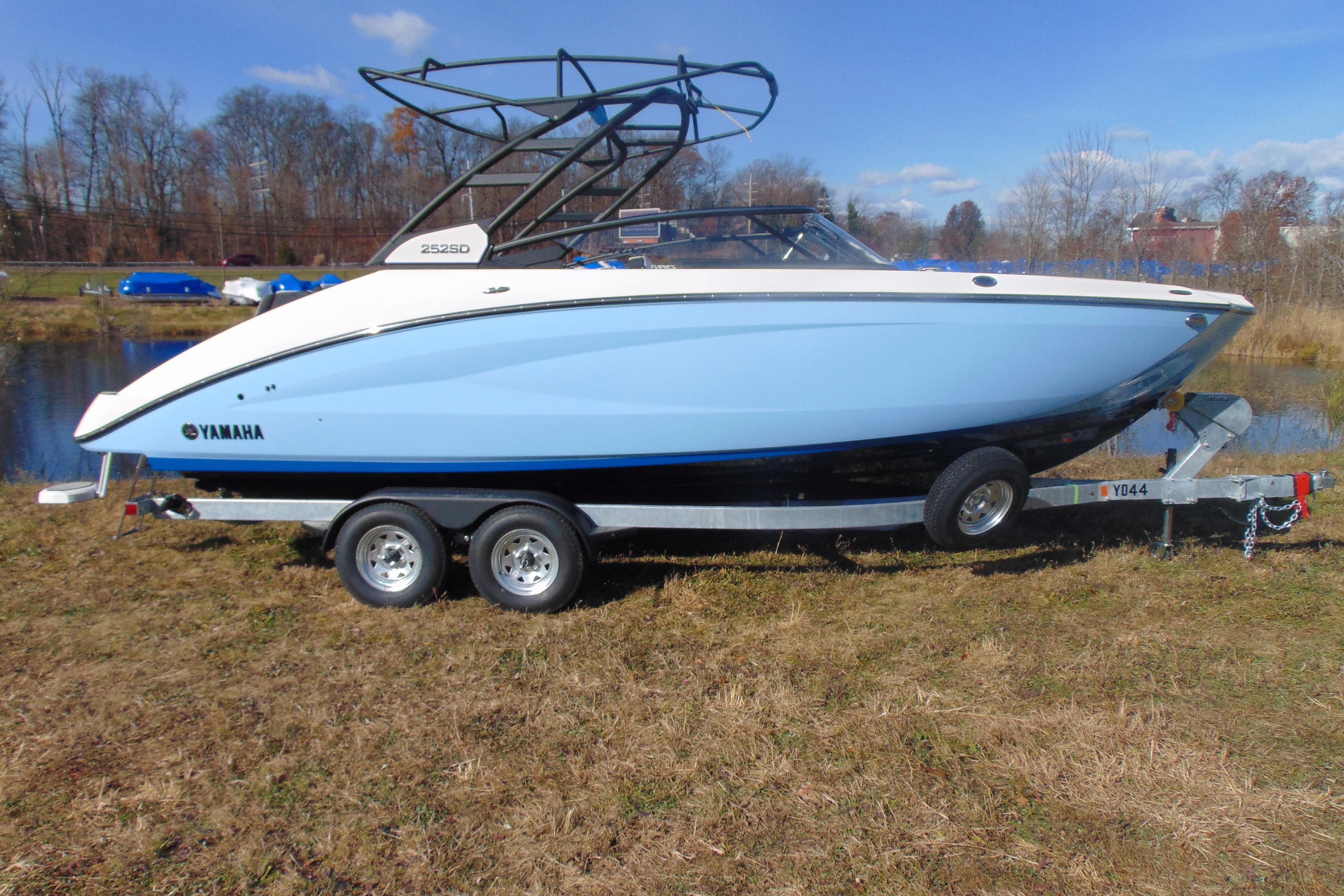 2026 Yamaha Boats 252SD