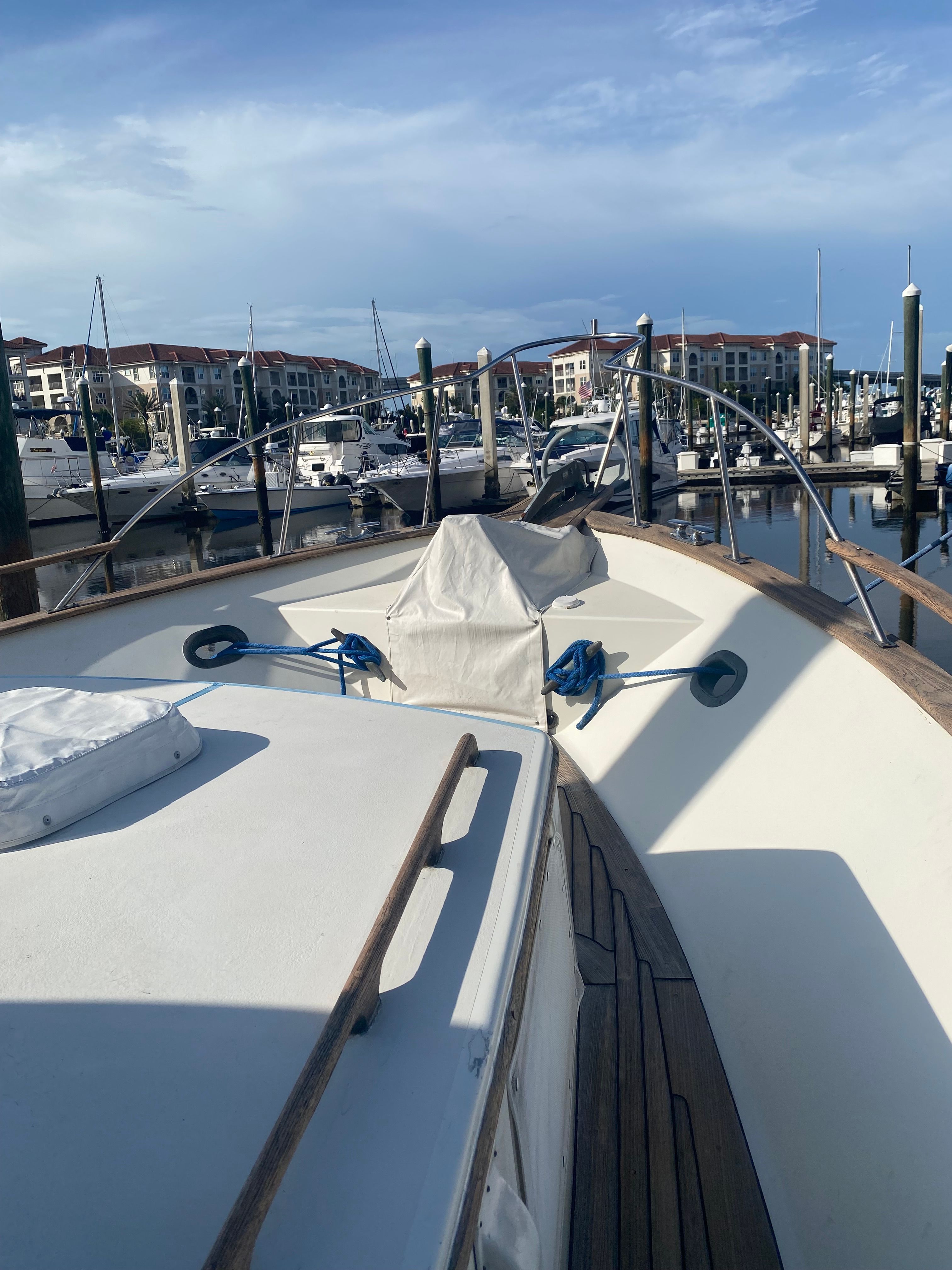 1983 Island Gypsy 44 Flush Deck - 13