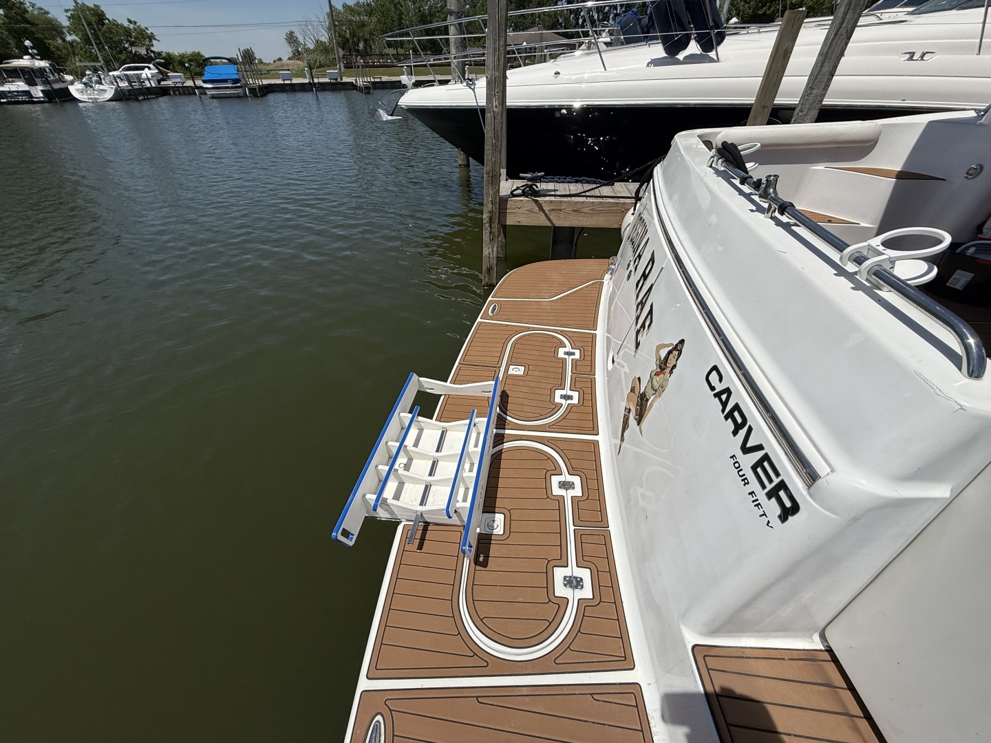 1999 Carver 450 Voyager - Image 18
