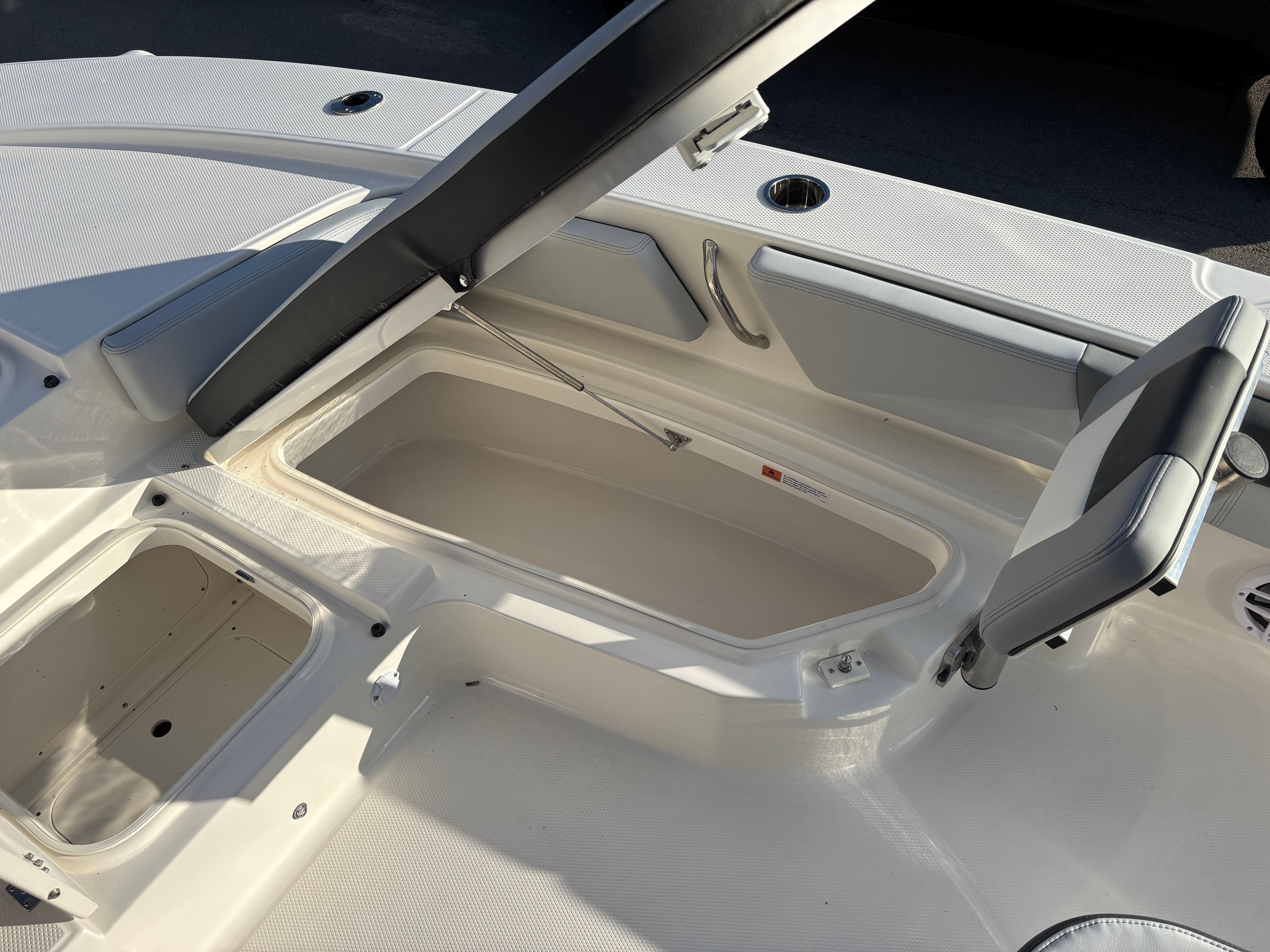 2026 ROBALO 246 CAYMAN - Image 11