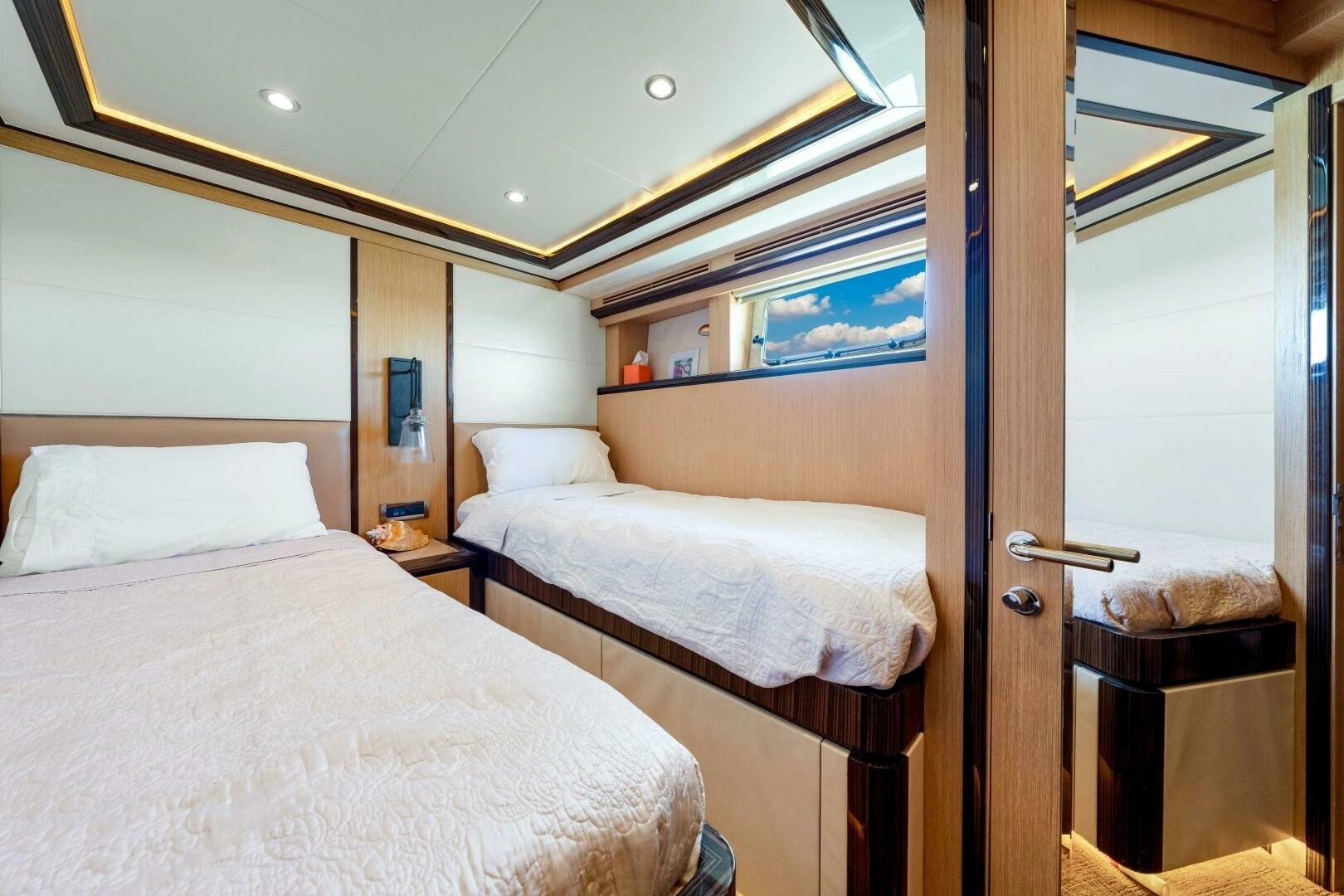 2010 Ocean Alexander 83 Motor Yacht - Image 41
