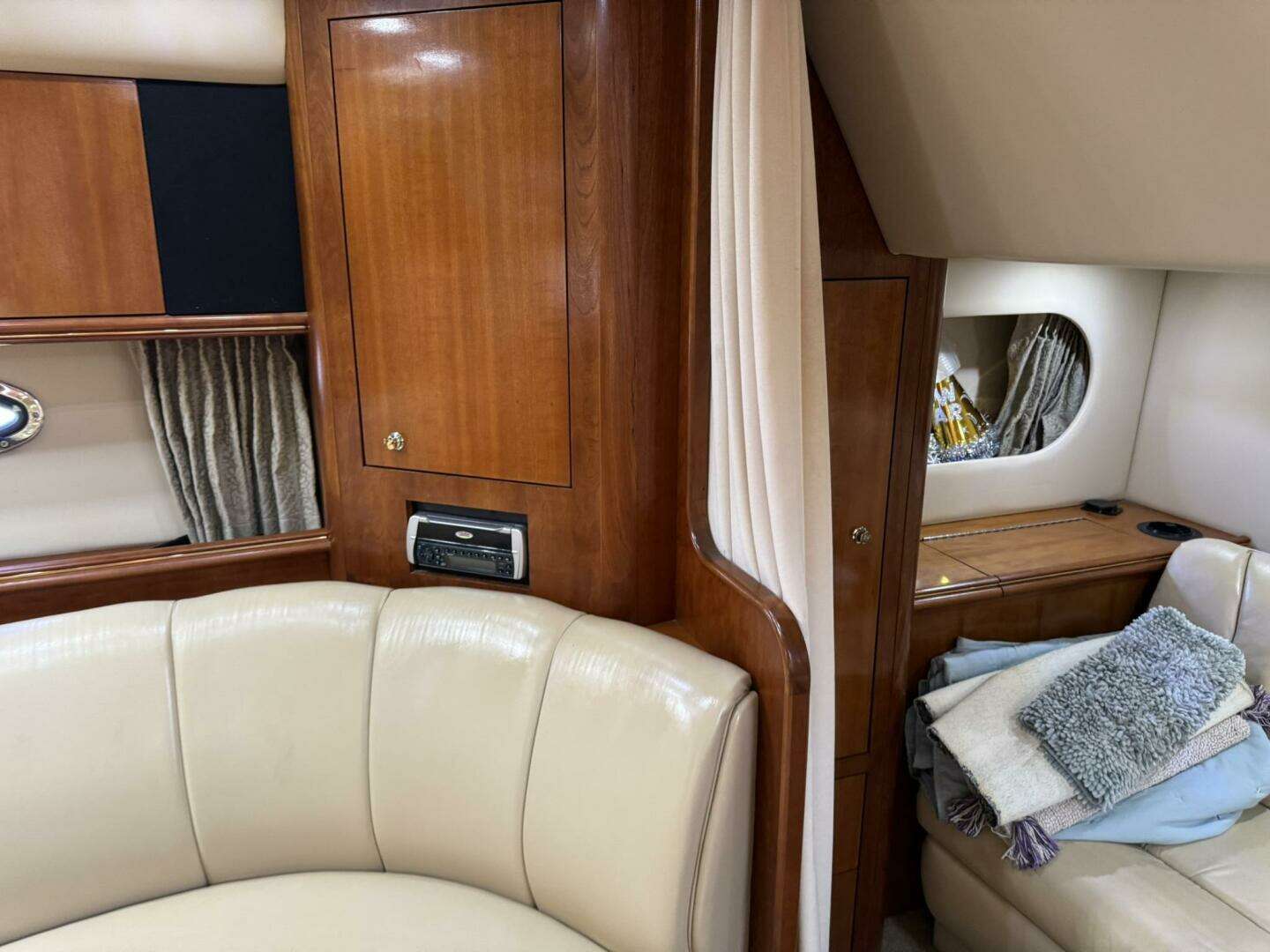 2003 Cruisers Yachts 3772 - Image 59