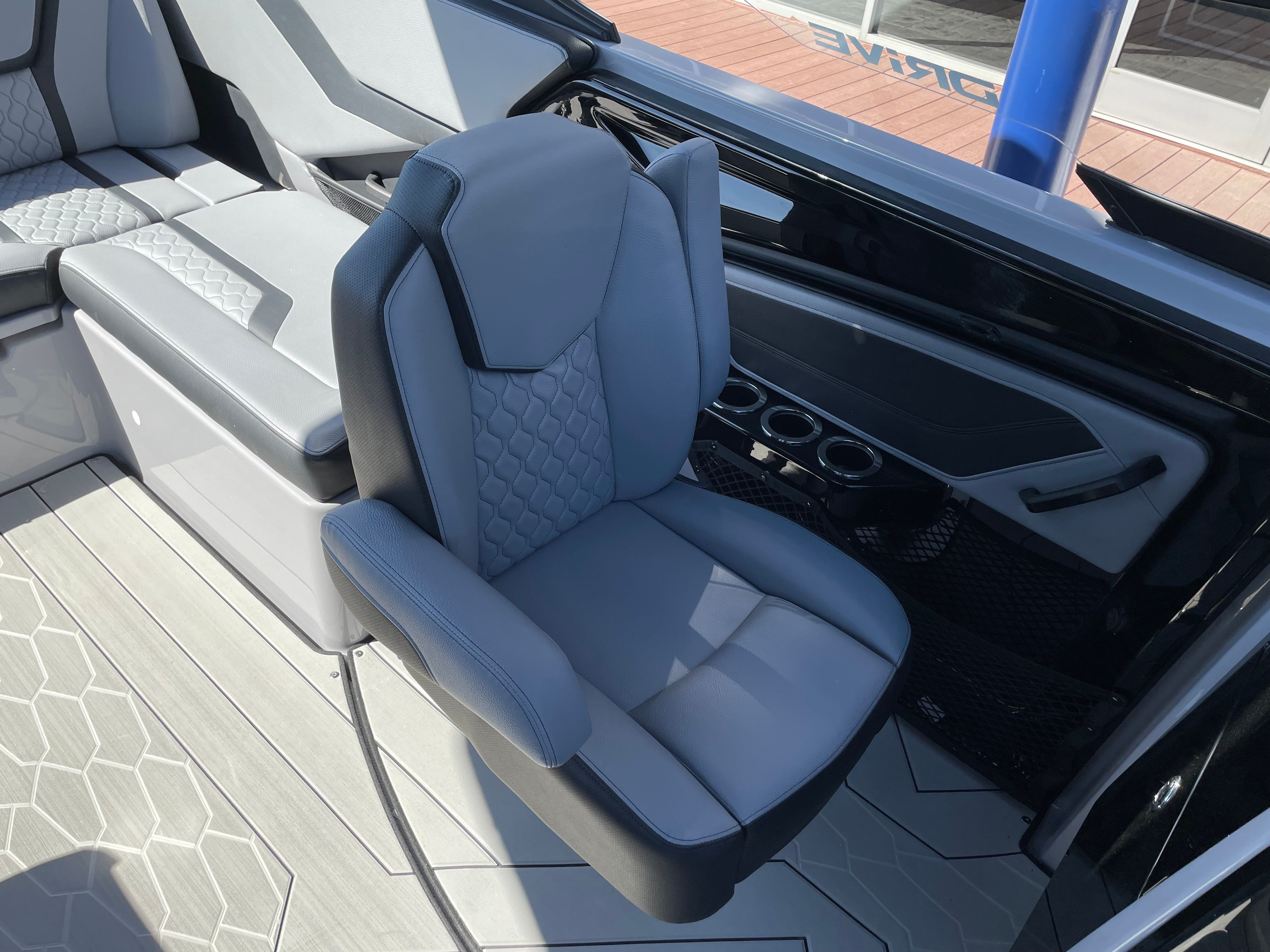2026 YAMAHA 255 XD - Image 31