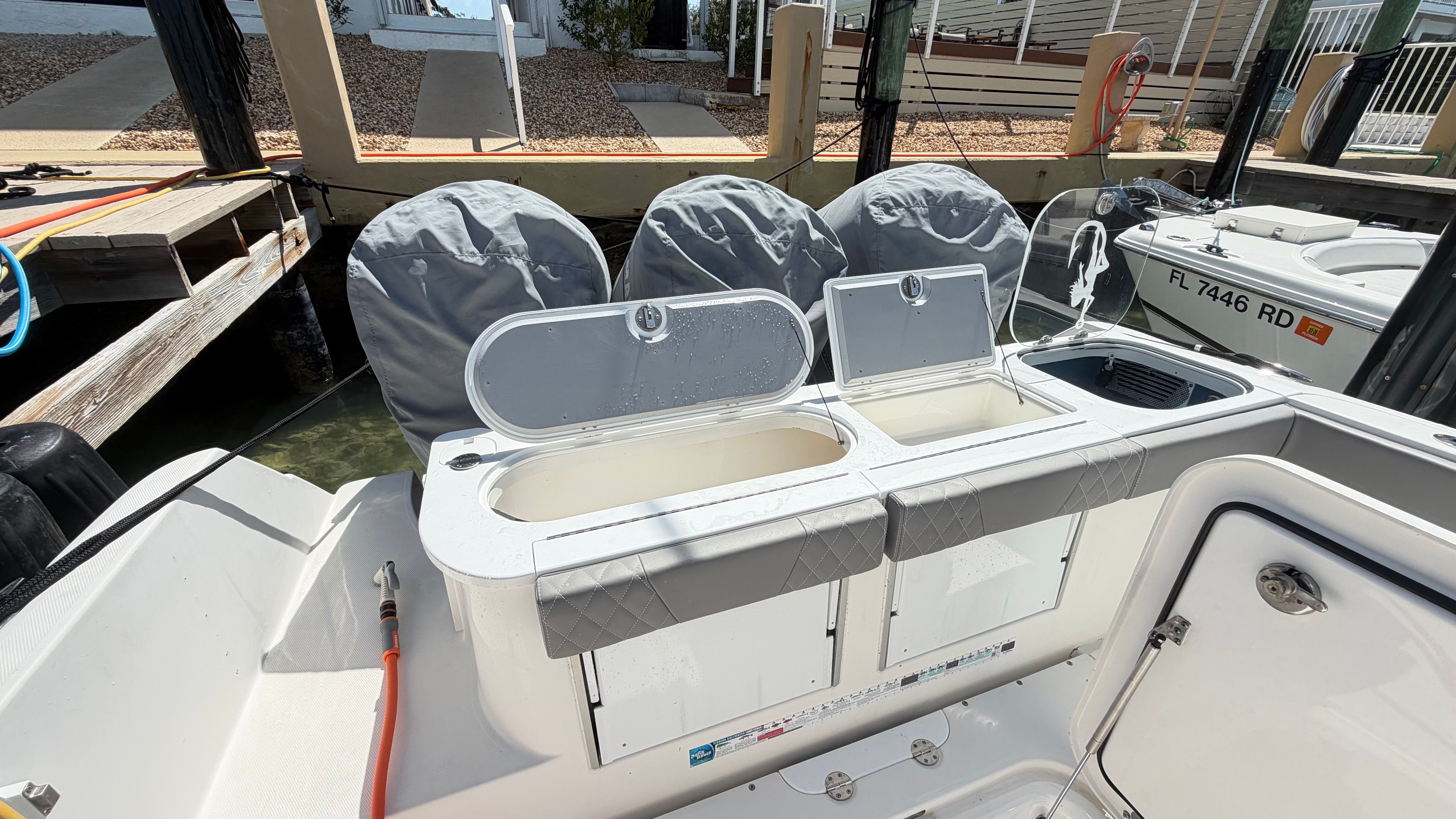 2009 Everglades 365 Center Console - 74