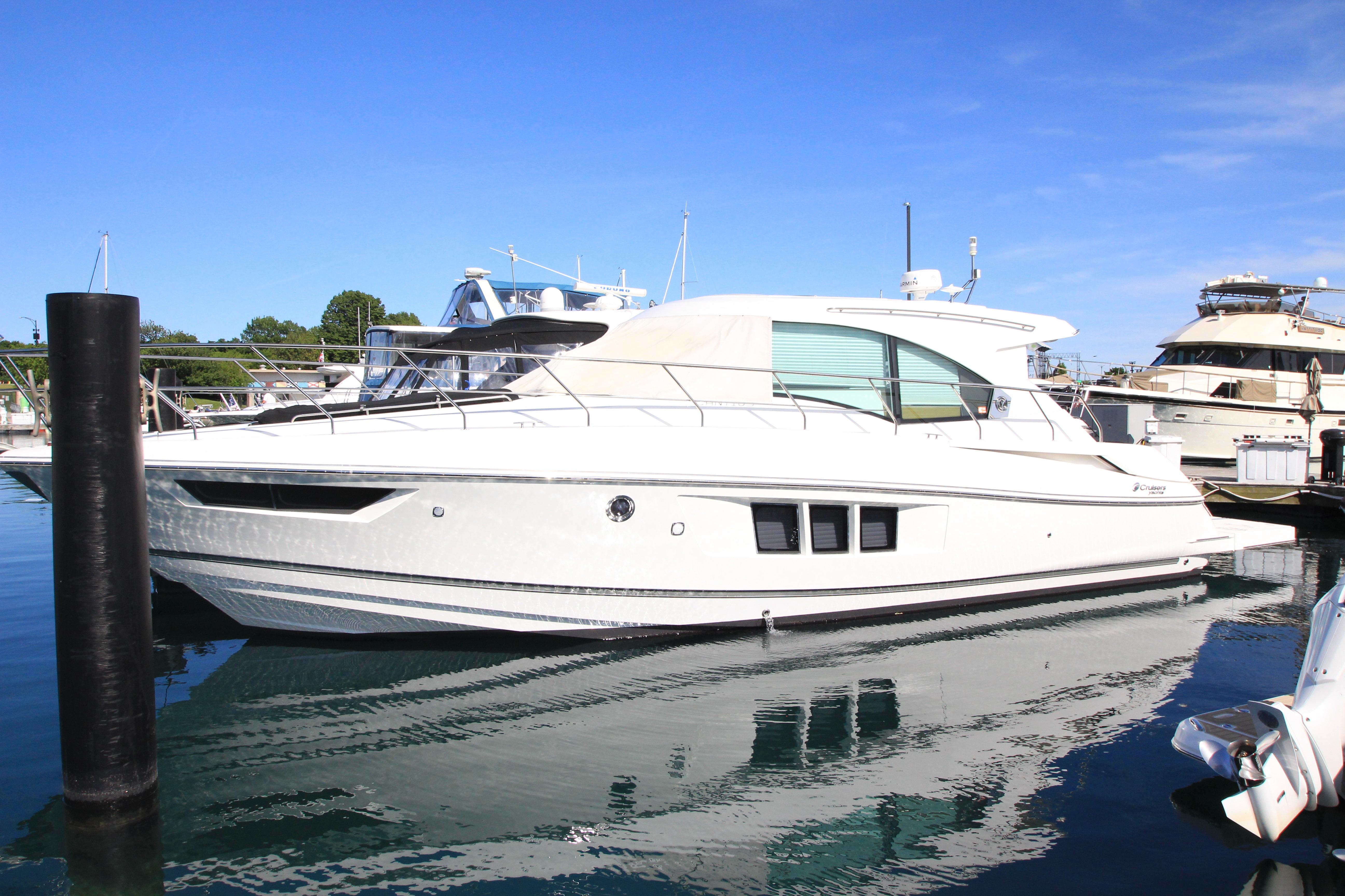 2014 Cruisers Yachts 45 Cantius