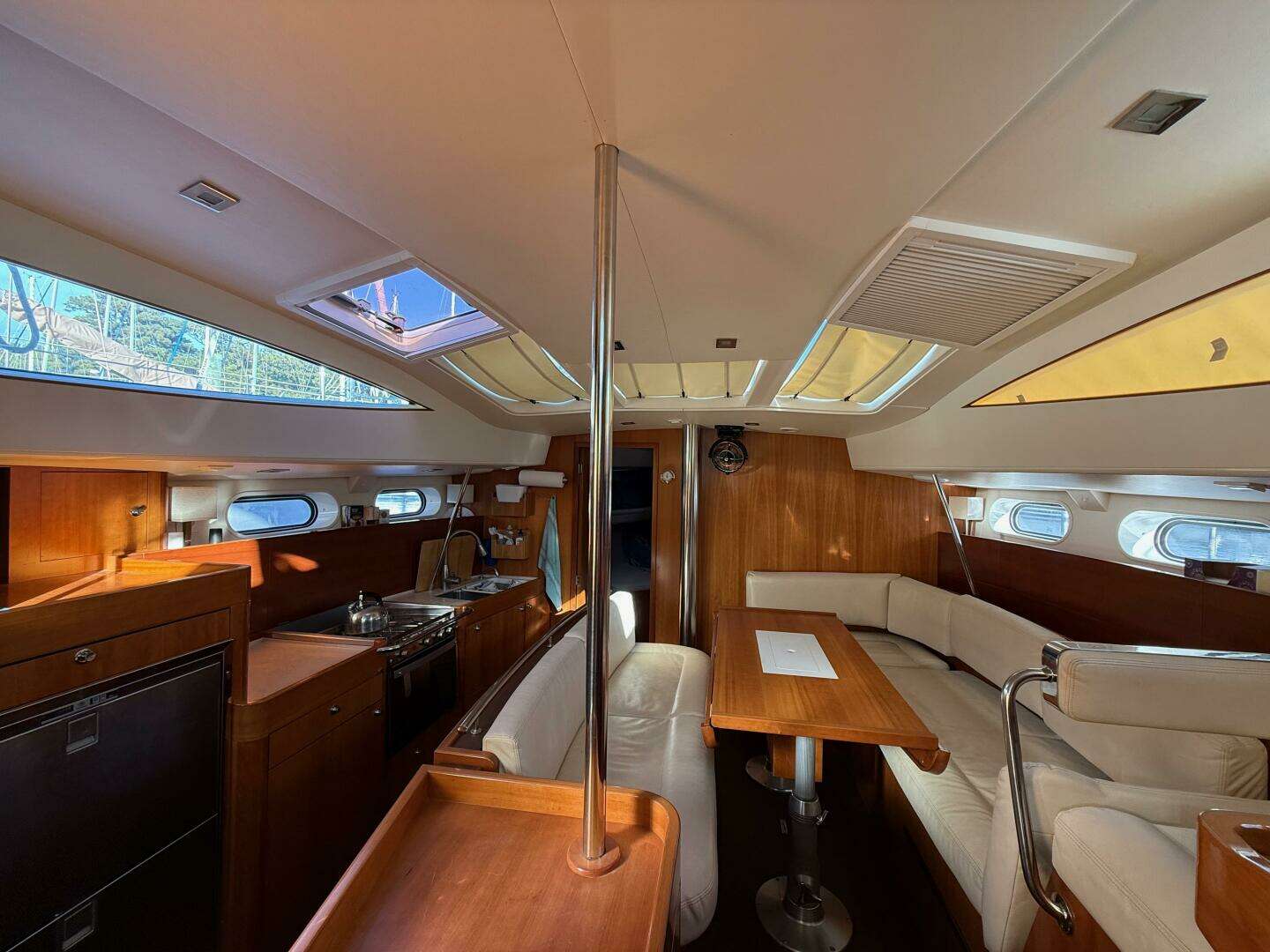 2011 Allures 45 - Image 61