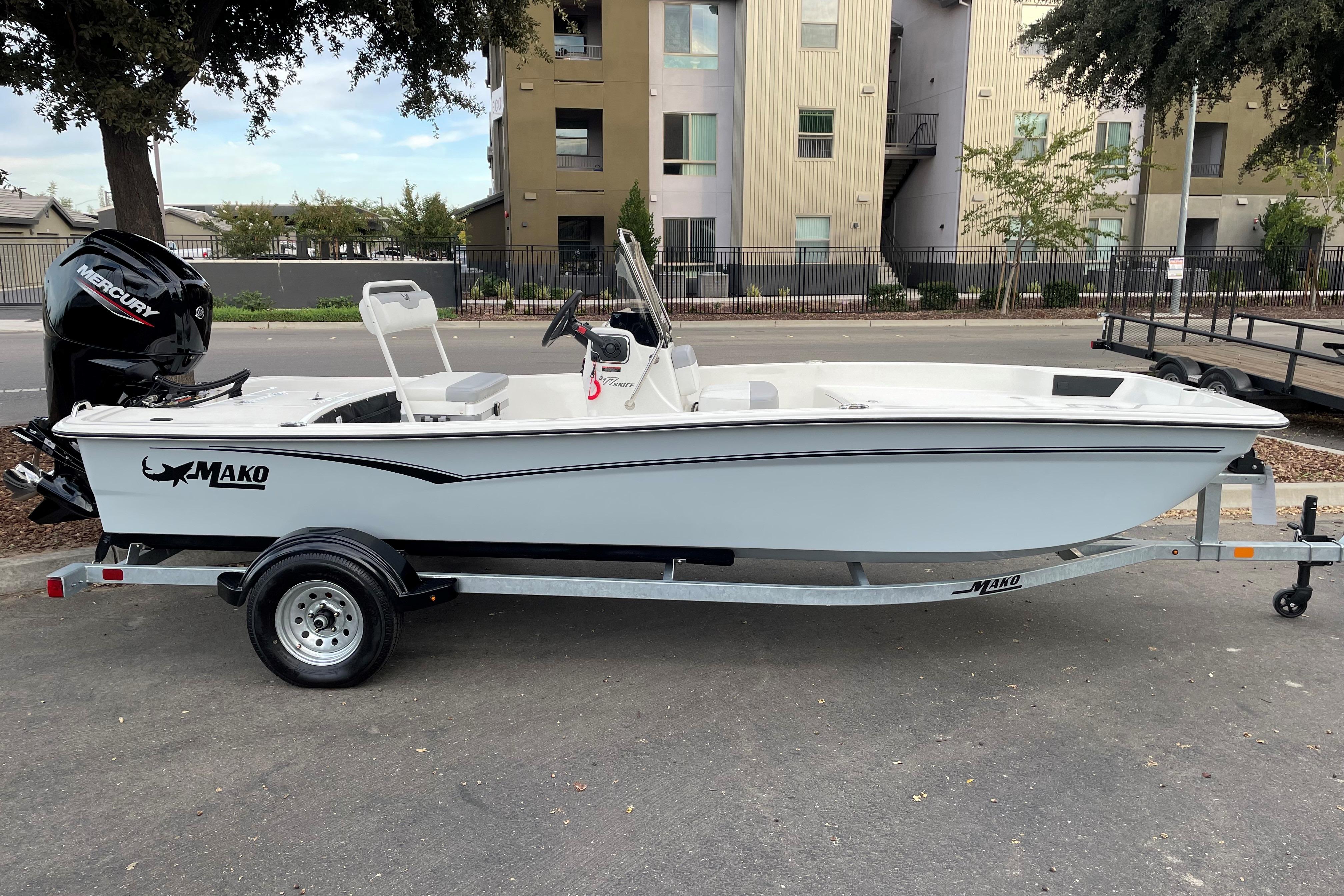 2025 Mako Pro Skiff 17 CC