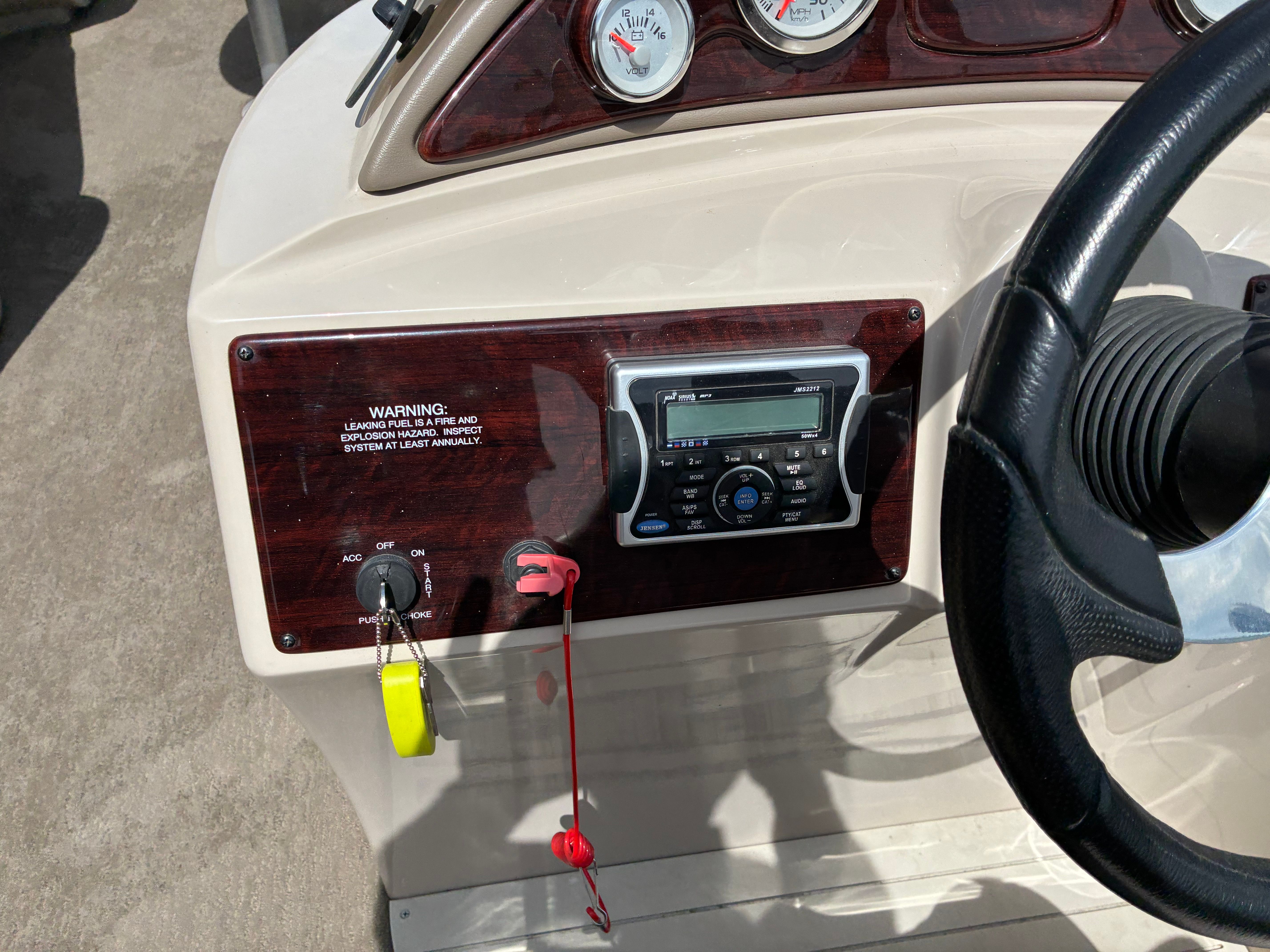 2013 Sylvan 8522 Mirage Cruise - 23