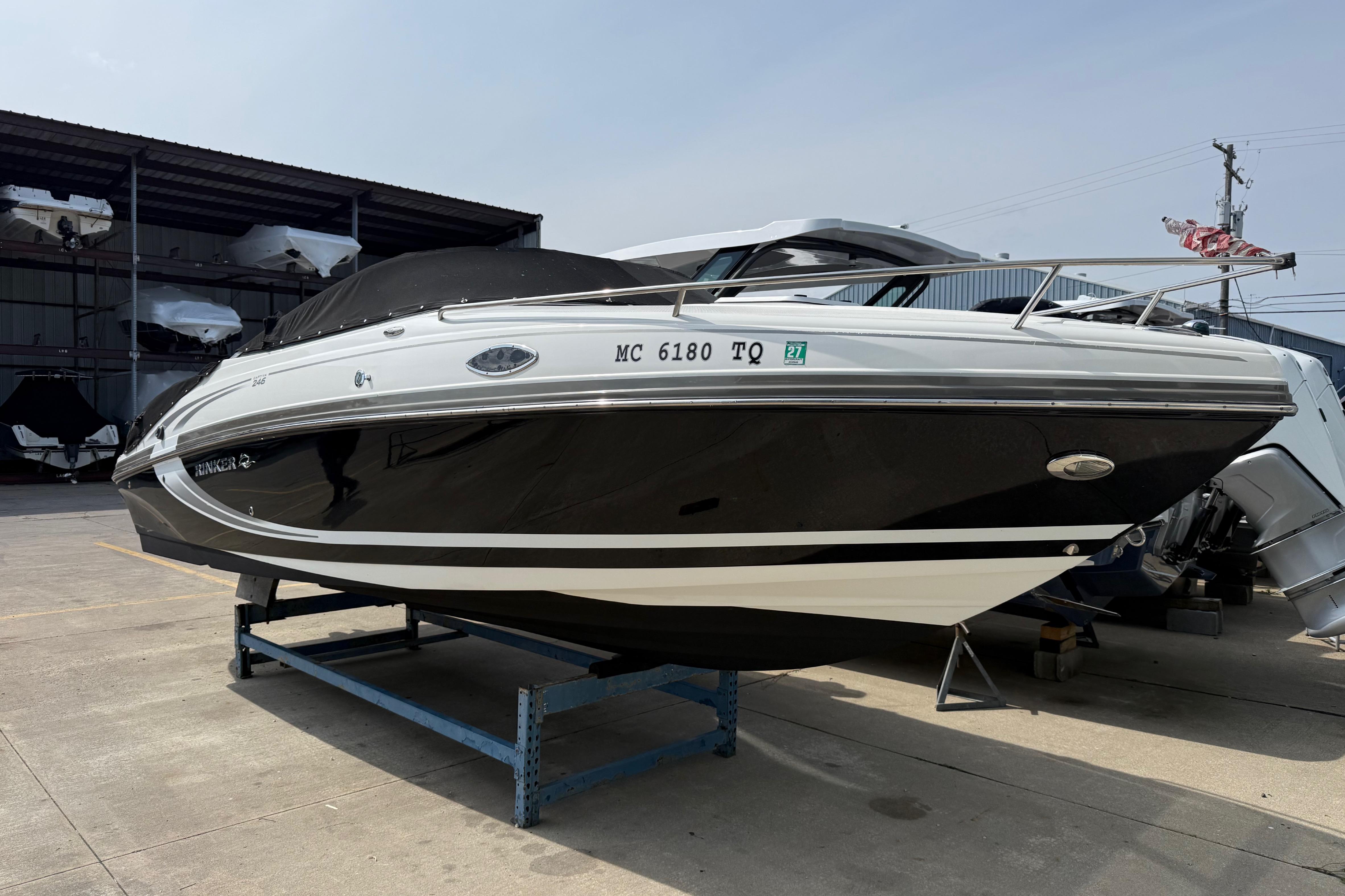 2013 Rinker 246 Captiva Cuddy