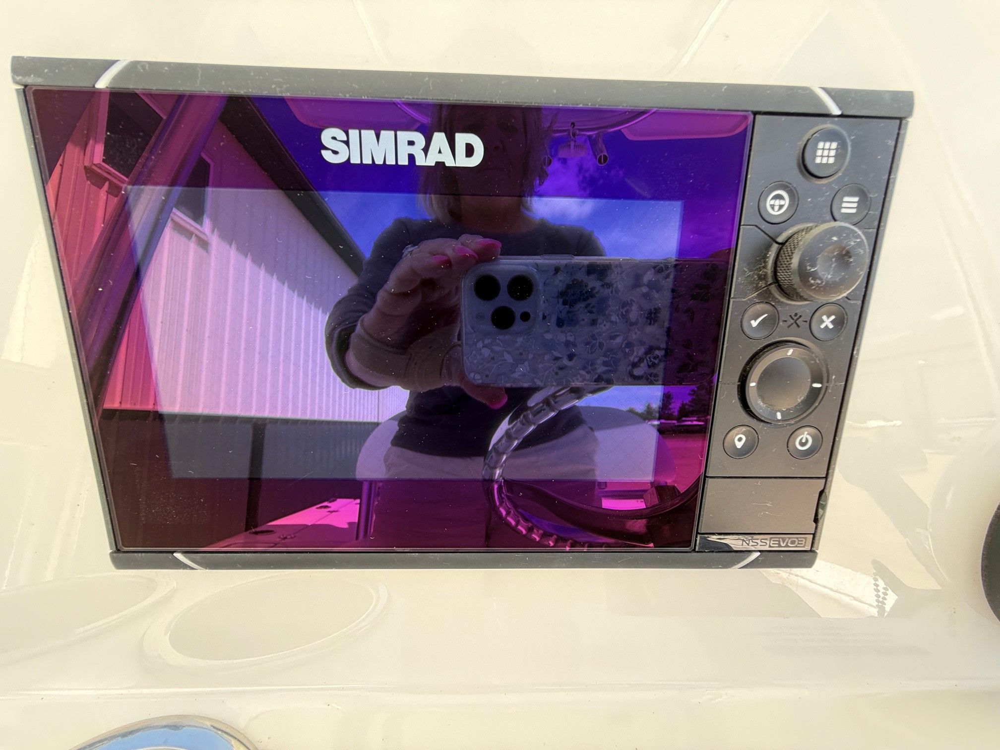 Simrad display on a 2021 Robalo 226 Cayman boat.