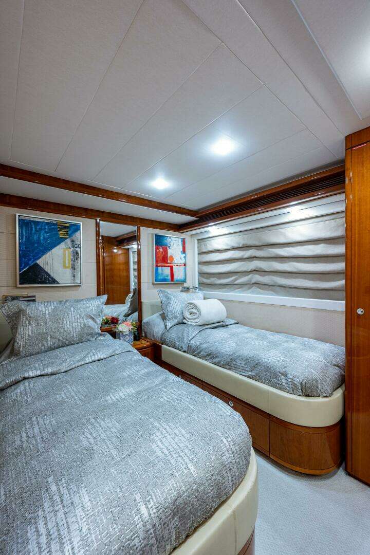 2006 Ferretti Yachts 830 - Image 125
